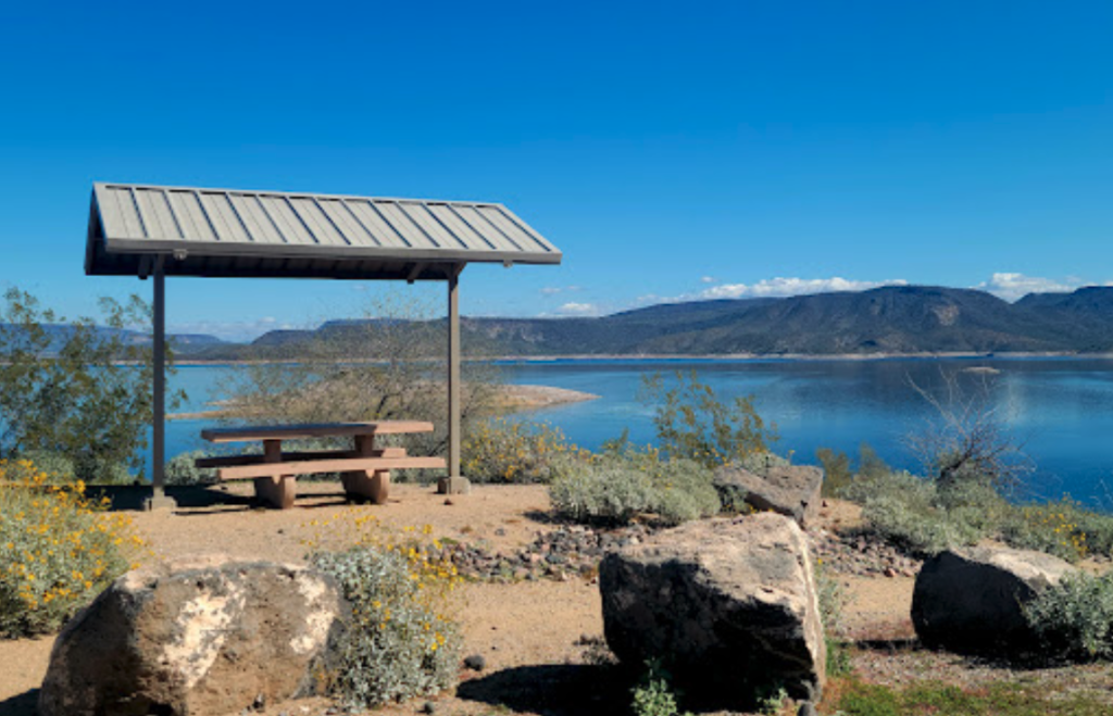 Covered picnic table at Roadrunner Campground in Lake Pleasant.